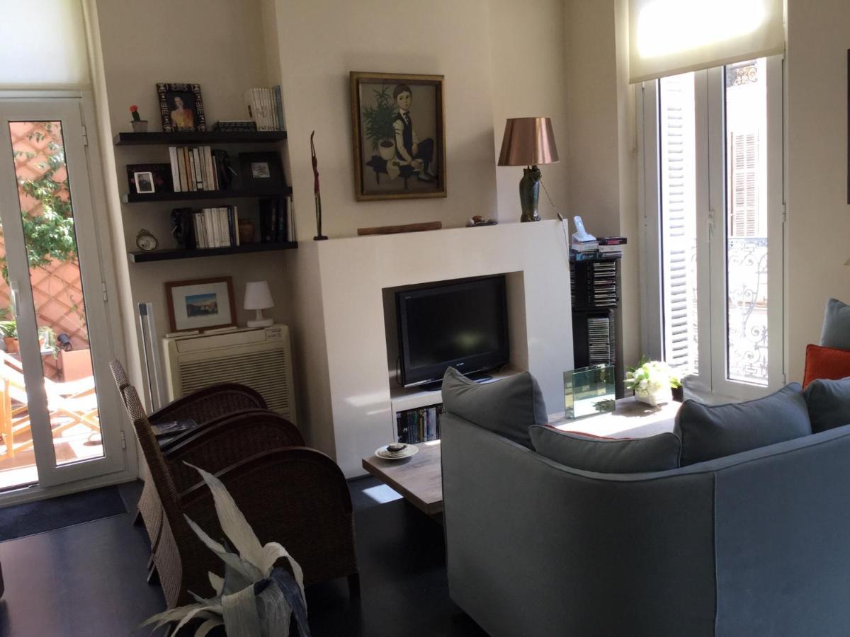 Privatunterkunft 1 Personne Avec Terrasse Centre 3 Nuits Min , Femme Uniquement *